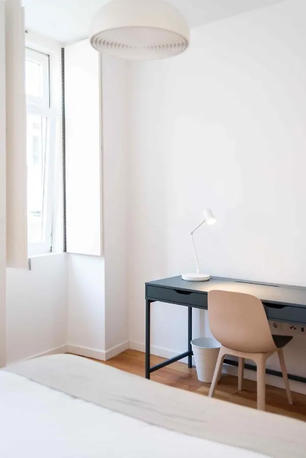 Amaro - Elegant 2 Bedroom Apartment In Alcantara Lisbona 0*,  Portogallo