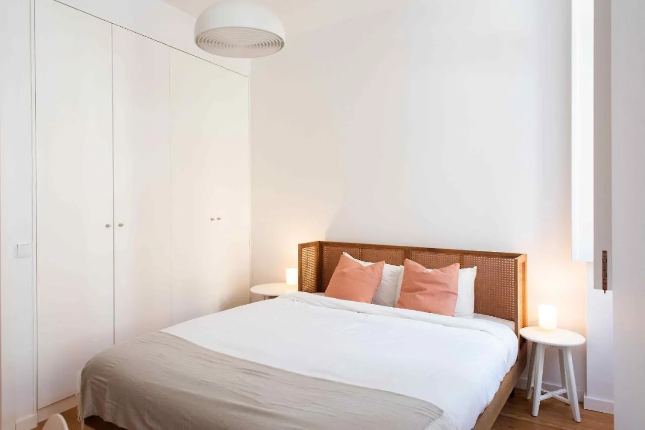 Amaro - Elegant 2 Bedroom Apartment In Alcantara Lisboa