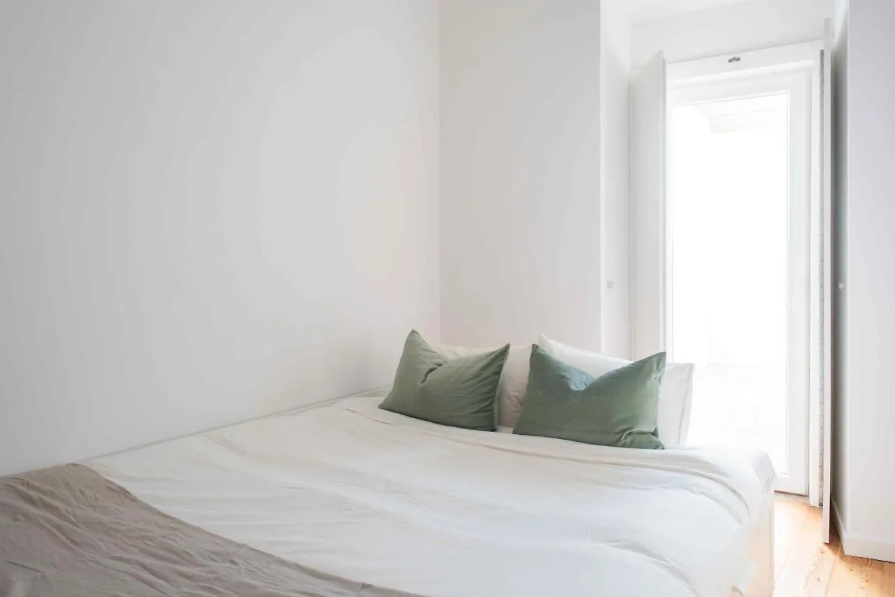 Amaro - Elegant 2 Bedroom Apartment In Alcantara Lisboa