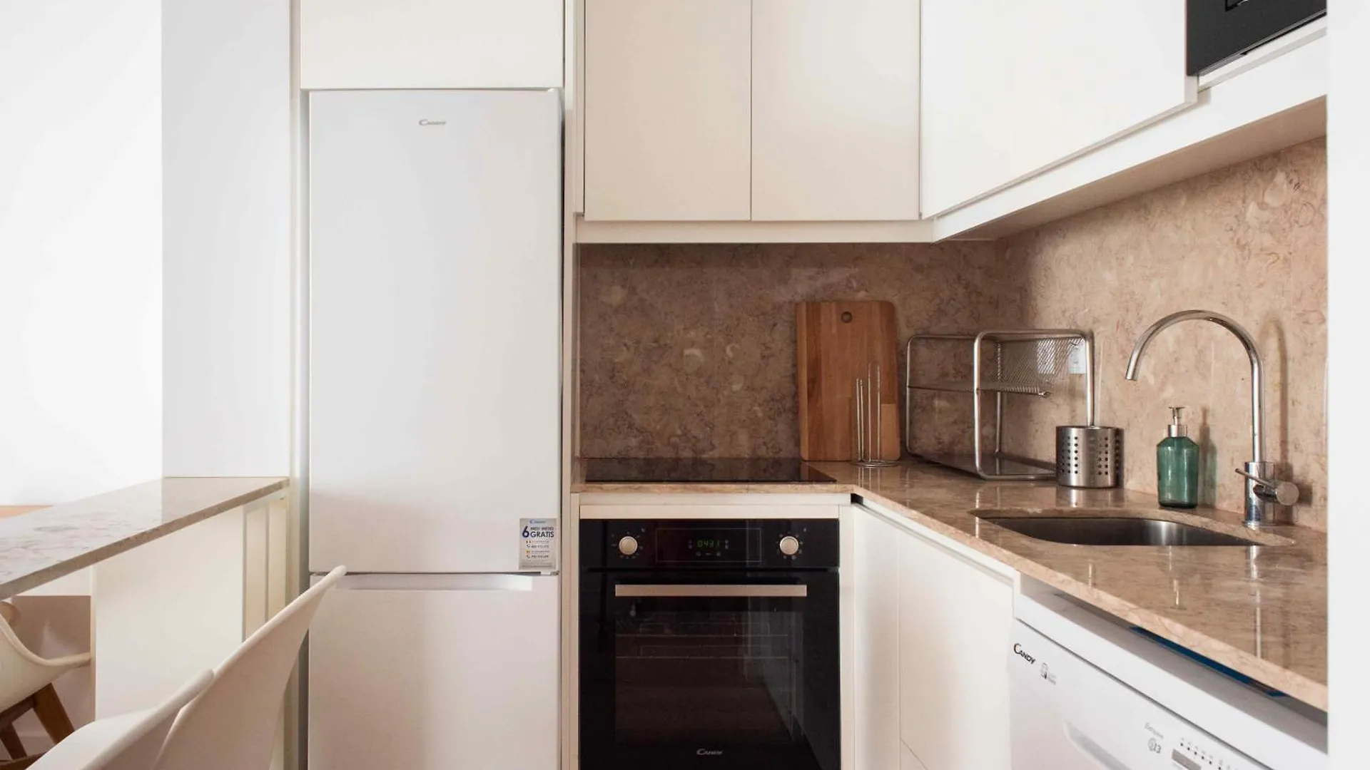 Amaro - Elegant 2 Bedroom Apartment In Alcantara Lisboa