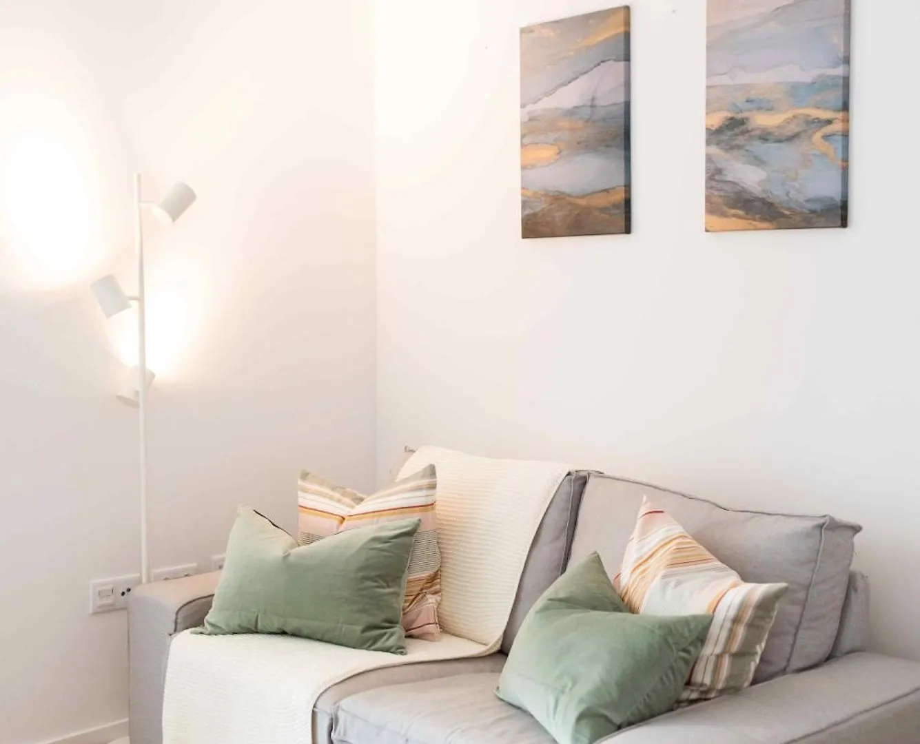 Amaro - Elegant 2 Bedroom Apartment In Alcantara Lisboa